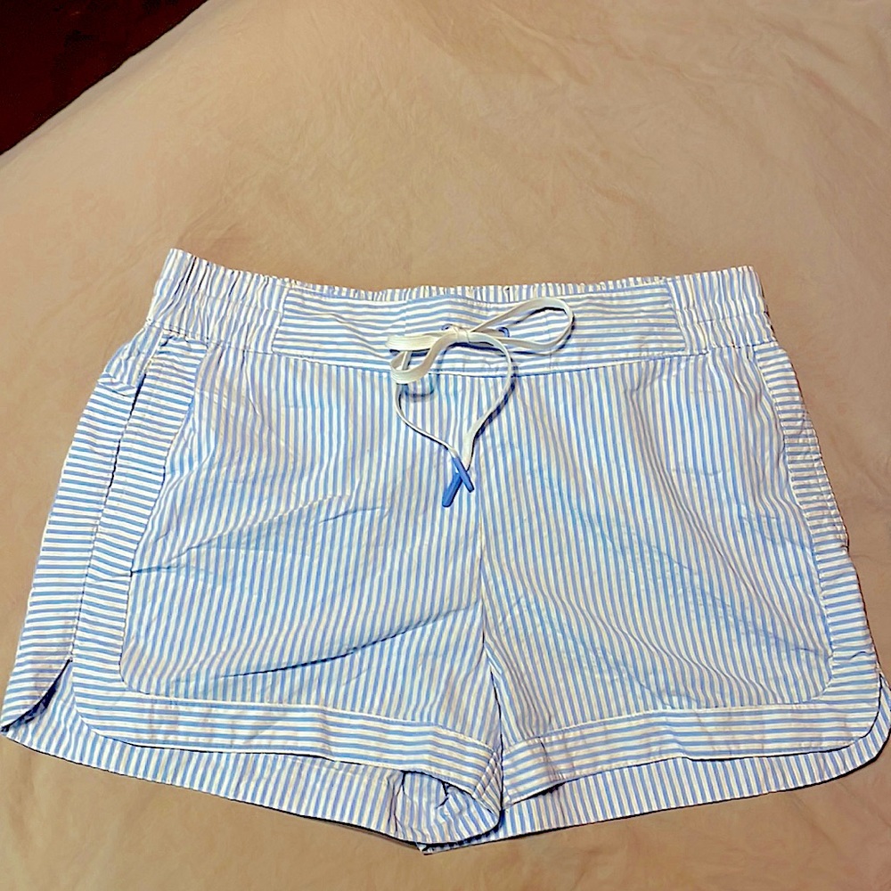 Vineyard Vines Blue and White stripe seersucker Harbor Shorts